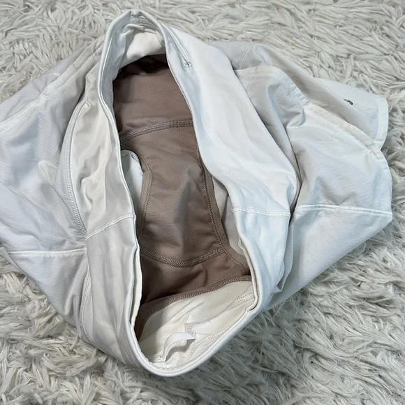 Lululemon Speed Up Short Long *4" Updated Fit White - Picture 4 of 9